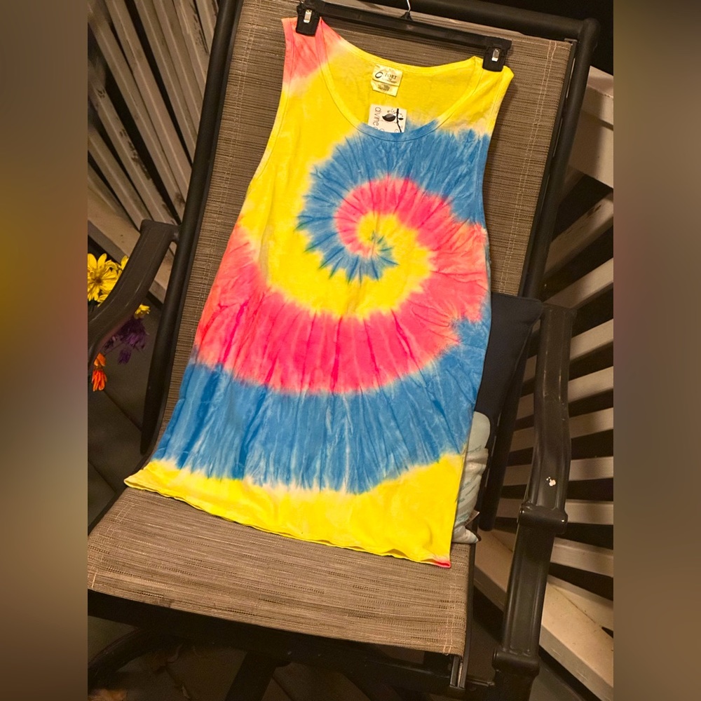 Tie-die Tank from a boutique in my small town! Sz Adult Small:it’s long(I’m 5’1)